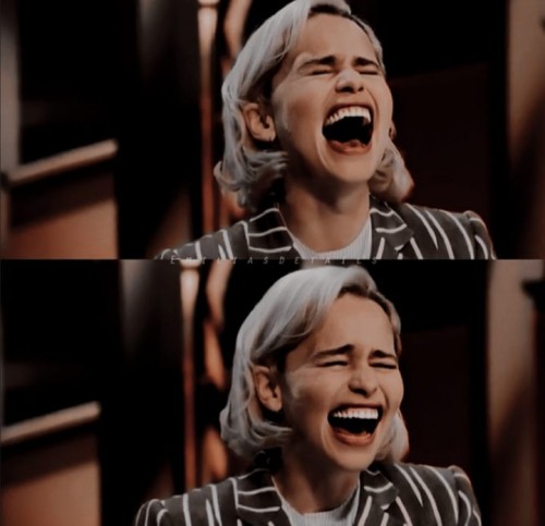 Emilia-Clarke-5218734c53a7078199738.jpg