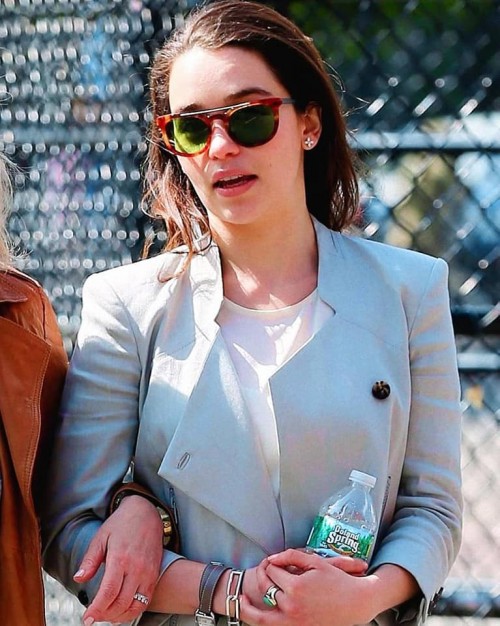 Emilia-Clarke-52231.jpg