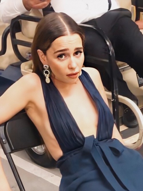 Emilia-Clarke-52236732989a5126abcc3.jpg