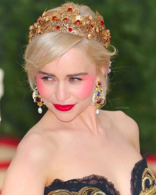 Emilia-Clarke-52310.jpg