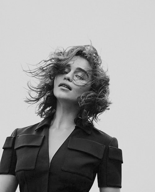 Emilia-Clarke-53001ed0f94762ee03989.jpg