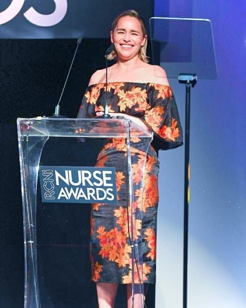 Emilia-Clarke-53003d59a11a8342cf644.jpg