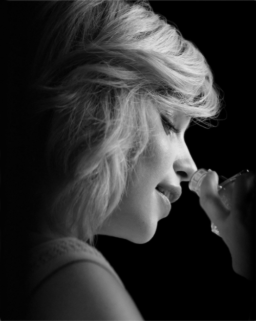 Emilia-Clarke-53012.png