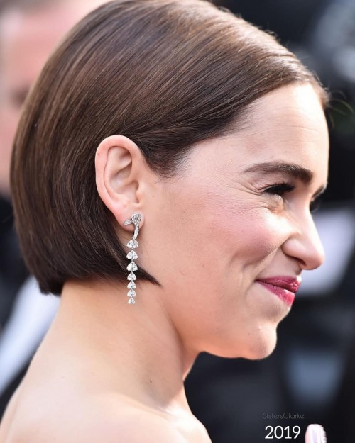 Emilia-Clarke-53020160fbdf04723ff80.jpg