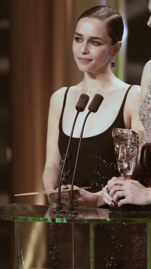 Emilia-Clarke-53037.jpg