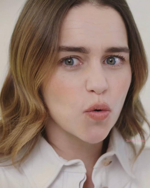 Emilia-Clarke-53037d3ad94d4c55503c0.jpg