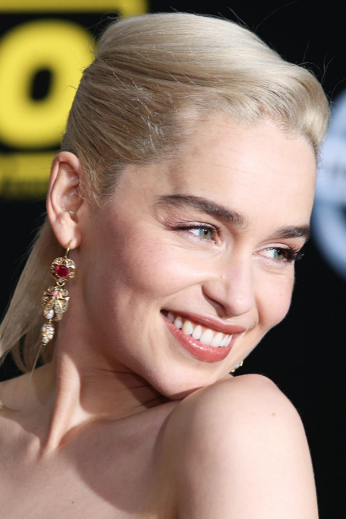 Emilia-Clarke-53038.png