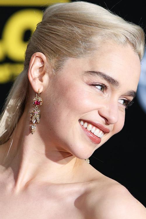 Emilia-Clarke-53039.png