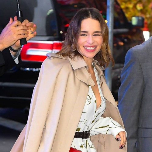 Emilia-Clarke-53064f0e2066232c1dd9b.jpg
