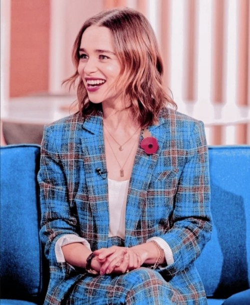 Emilia-Clarke-53077bd390146453d51ac.jpg