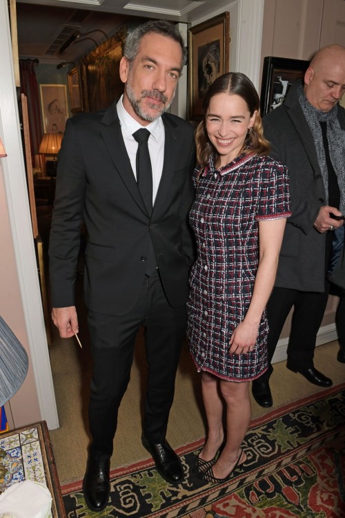 Emilia-Clarke-530917754d353fc58c422.jpg