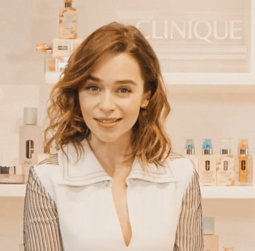 Emilia-Clarke-53125233dcaca3e8f9f50.jpg