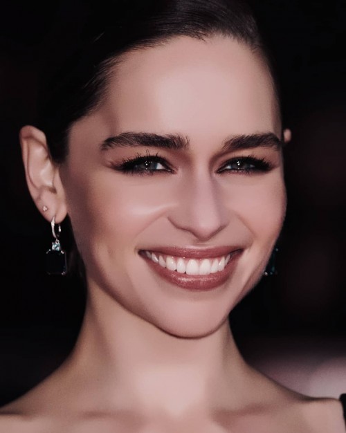 Emilia-Clarke-54373.jpg