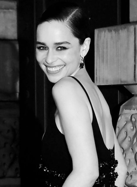 Emilia-Clarke-5454498bea06ee9bfb222.jpg