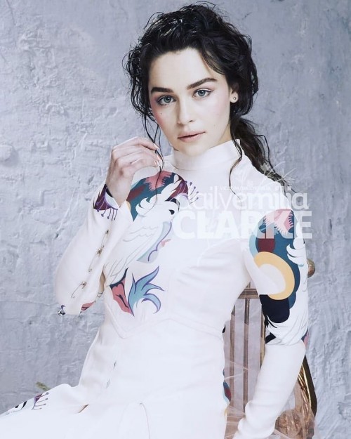 Emilia-Clarke-54570a5fd70d4c3412839.jpg