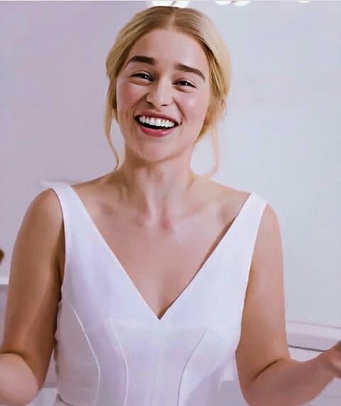 Emilia-Clarke-54711.jpg