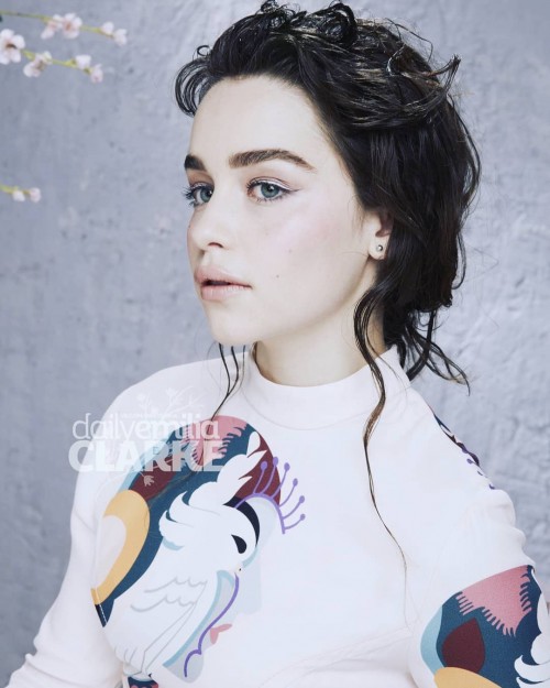 Emilia-Clarke-55041.jpg