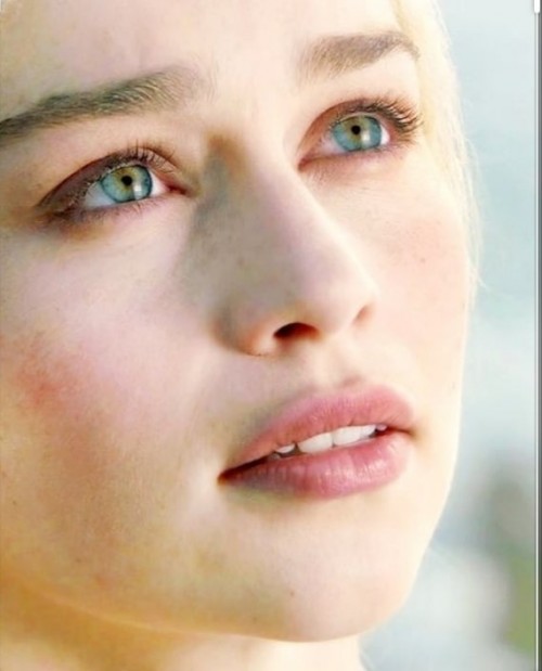 Emilia-Clarke-55127.jpg