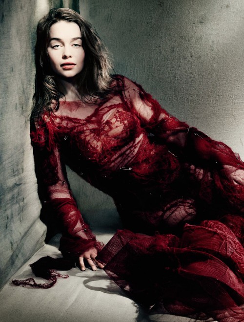 Emilia-Clarke-55133efd0518b1d002a25.jpg