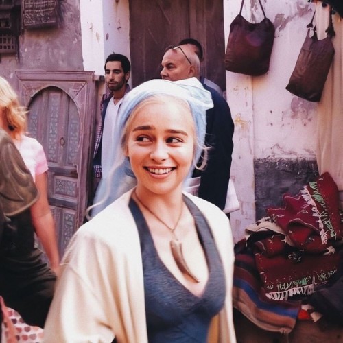 Emilia-Clarke-55351d991714da3619605.jpg