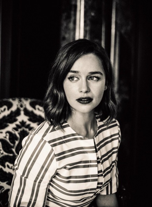 Emilia-Clarke-553556fb3412381786c1f.jpg