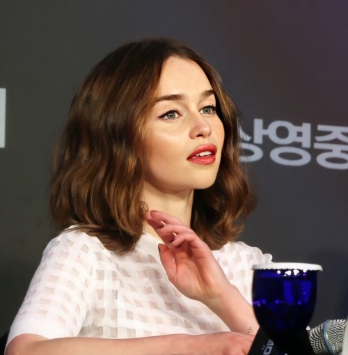 Emilia-Clarke-56007.jpg