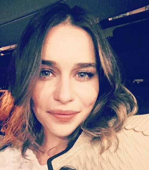 Emilia-Clarke-5618148b3bd95a7150535.jpg