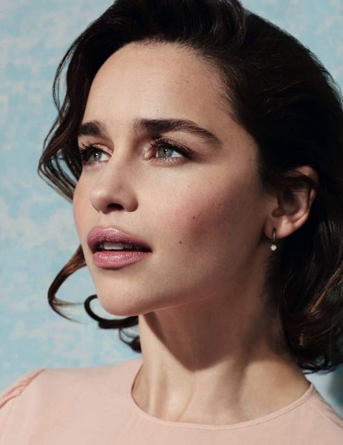 Emilia-Clarke-56302.jpg