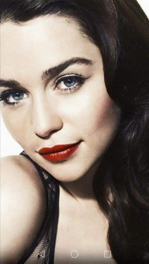 Emilia-Clarke-56320.jpg