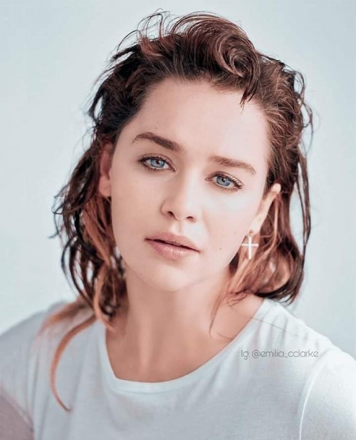 Emilia-Clarke-5651093f32fdcedd48daf.jpg