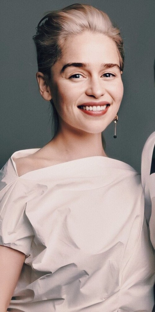 Emilia-Clarke-57069.jpg