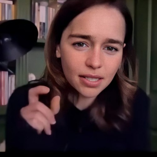 Emilia-Clarke-57119.jpg