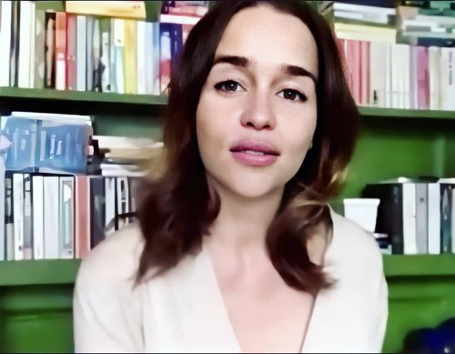 Emilia-Clarke-57136.jpg