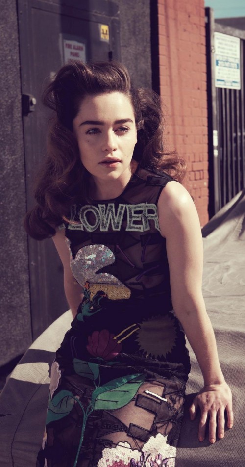 Emilia-Clarke-57248b966b3bfd36bcc06.jpg