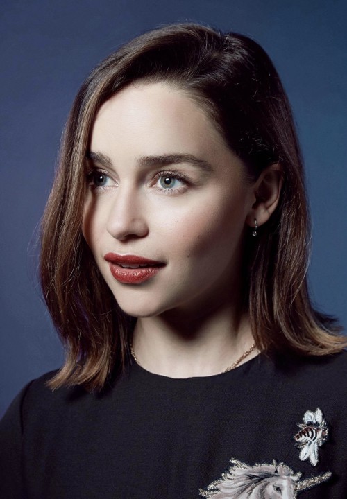 Emilia-Clarke-57249e427d5ed40c0ffd7.jpg