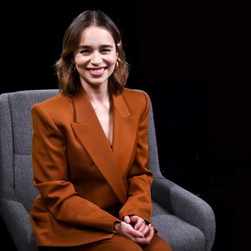 Emilia-Clarke-572695197cb06b2e0a527.jpg