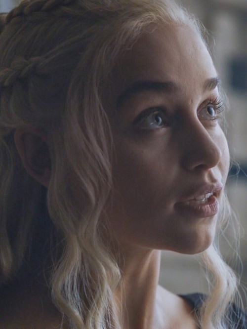 Emilia-Clarke-57308.jpg