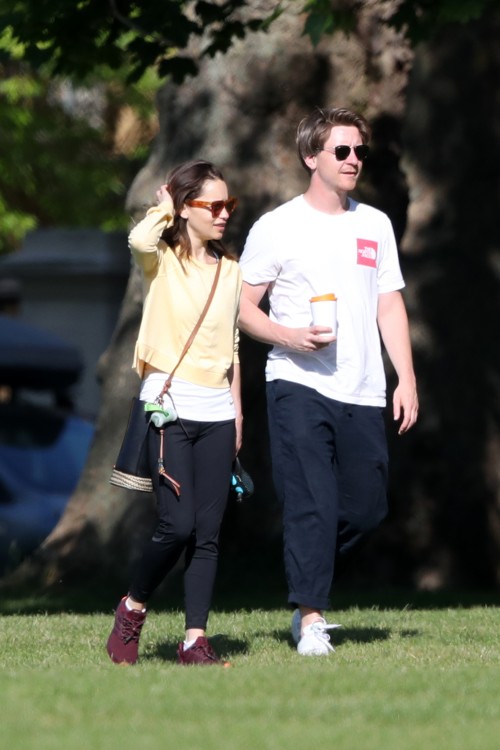 Emilia-Clarke-57312a8733b1acc6c7f51.jpg