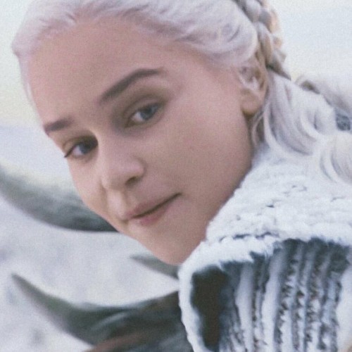 Emilia-Clarke-57336.jpg