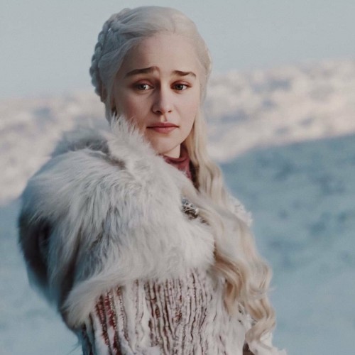 Emilia-Clarke-57344.jpg