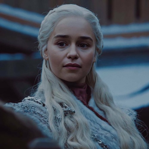 Emilia-Clarke-57346.jpg