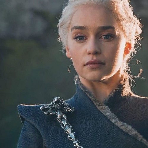 Emilia-Clarke-57364.jpg