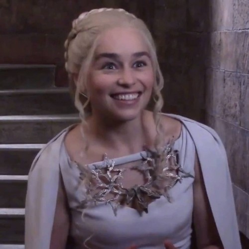 Emilia-Clarke-57385.jpg