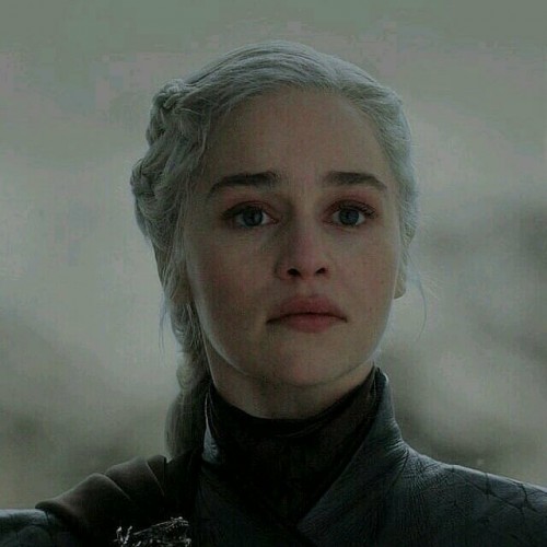 Emilia-Clarke-57391.jpg