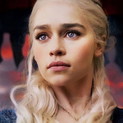 Emilia-Clarke-57403.jpg