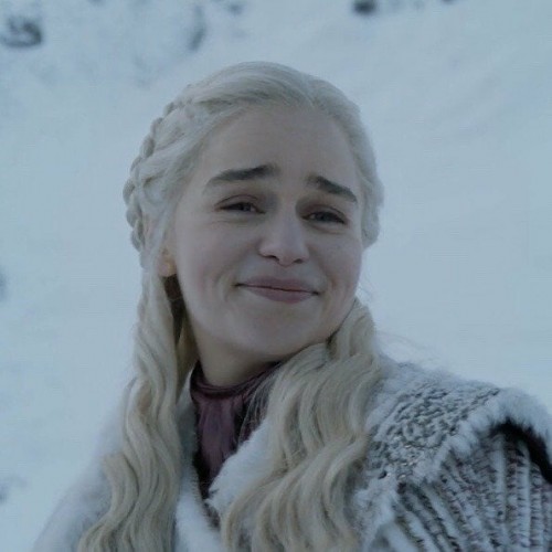 Emilia-Clarke-57468.jpg