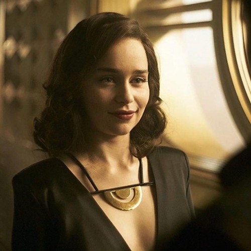 Emilia-Clarke-58002.jpg