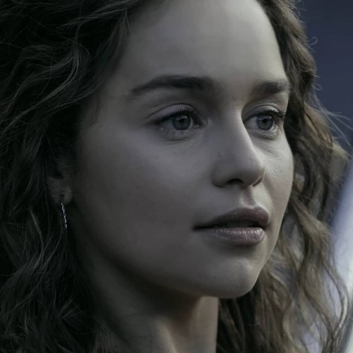 Emilia-Clarke-58006.jpg