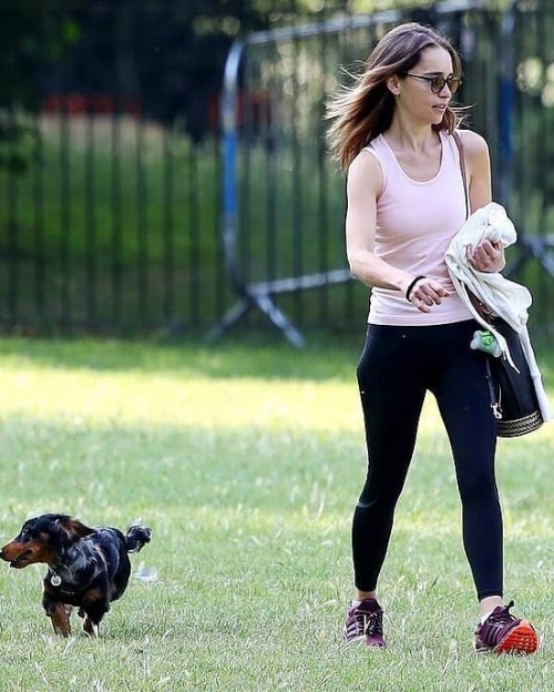 Emilia-Clarke-58312.jpg