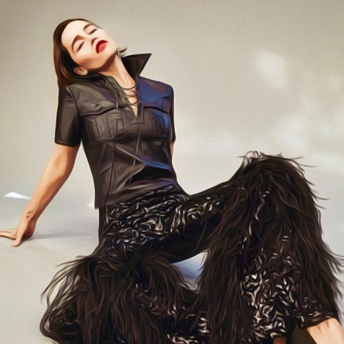 Emilia-Clarke-5897631aada588dbe15af.jpg